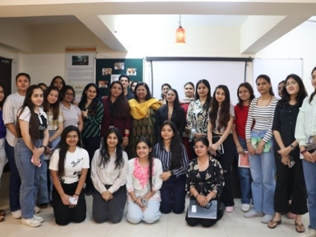students attending nutrition session